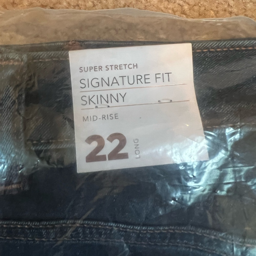 NWT Lane Bryant Signature Fit Skinny Jean - Rinse Dark
Wash 22L - Picture 6 of 11